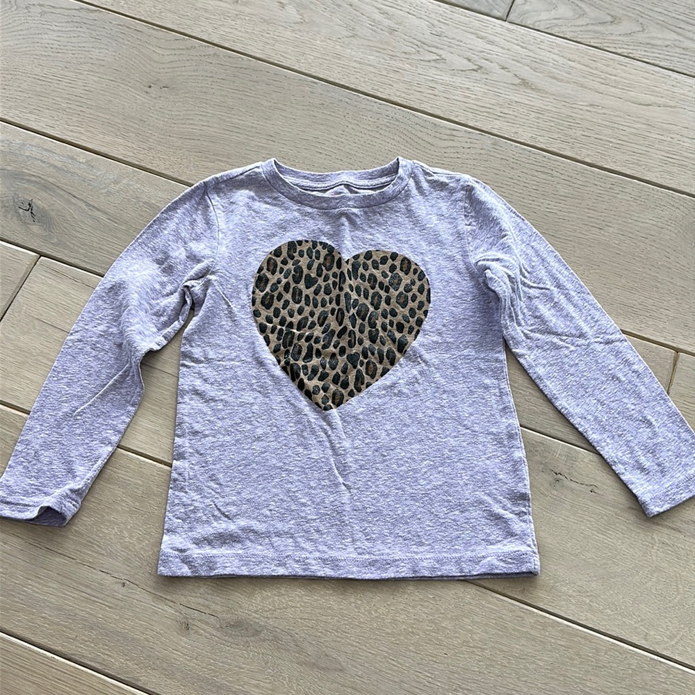 Crewcuts purple leopard heart tee long sleeve Size XS